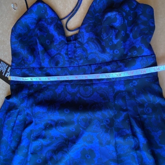 NWT Cute Express Mini Dress. Size 12. - Picture 12 of 12